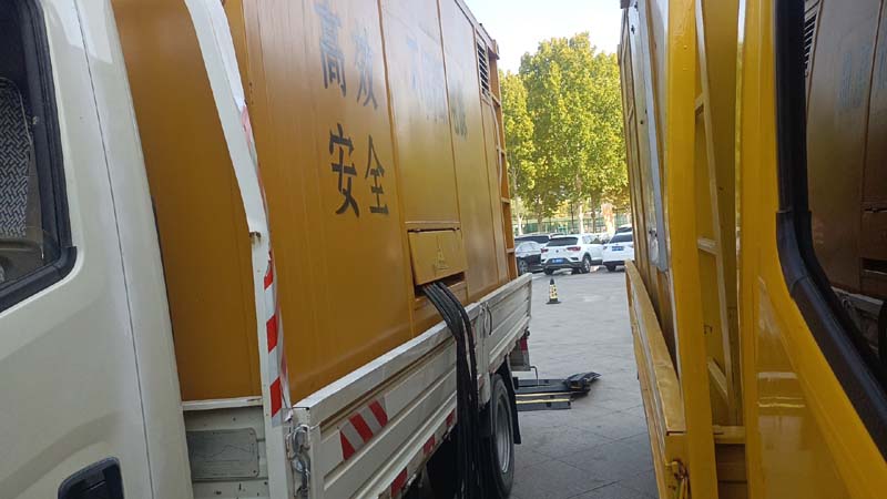 汤原如何判断柴油发电机组和UPS电源的切换时间是否符合要求？